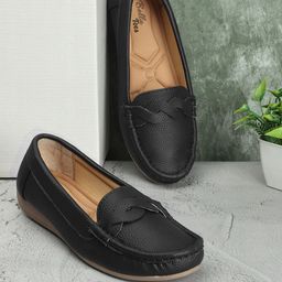 Bella Toes Women Textured Lightweight Penny Loafers-11