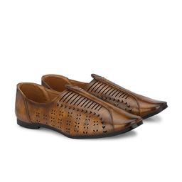 Vellinto Men Big-Hound Laser Cut Lightweight Mojaris-image-41