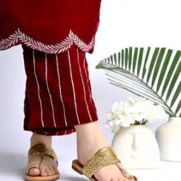 Women Braided Slip-On Toe-Ring Sandals -image-12