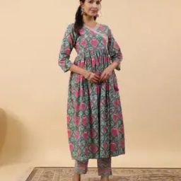 Women Printed Angrakha Kurta Set-image-4