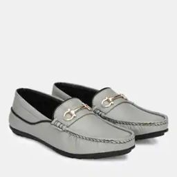 Men Low-Top Slip-On Loafers with Metal Accent-image-38