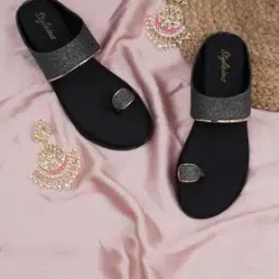 Women Embellished Toe-Ring Flat Sandals-image-13