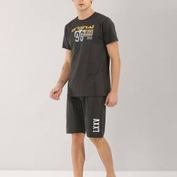 Men Typographic Print T-Shirt with Shorts Set-image-32