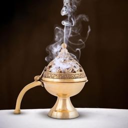 decorate dreams Decorate Dreams™ Pure Brass Dhuna Loban Burner, Round Dhooni Dhoop Dani Incense Burner,Table-Top Brass Incense Holder for Loban, Elegant and Traditional Dhoop Dani for Purifying Home (Small) image 4