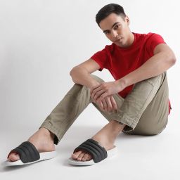 chupps Quilted-Pattern Slides Flip Flops image 3