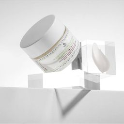 nature spell Vegan Retinol Face Moisturiser - Infused with Hyaluronic Acid image 4