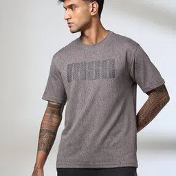 Men Typographic Print Boxy Fit Crew-Neck T-Shirt-image-50