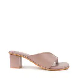 Women Chunky Heeled Sandals with Stitch Detail -image-23