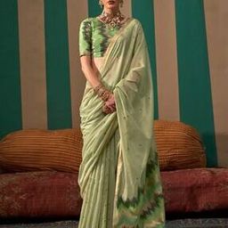 Women Ikat Print Saree with Tasselled Border-image-41