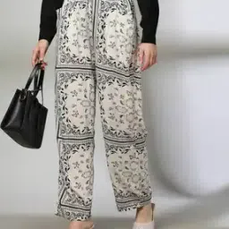 Women Printed Straight Fit Pants-image-38