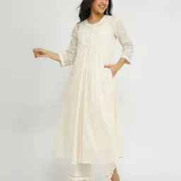 Women Cotton Jacquard Lace Detail Kurta Set-picture-14