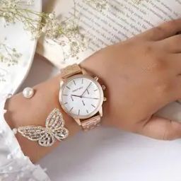 Women Analogue Watch With Bracelet-image-73