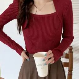 Women Ribbed Slim Fit Square-Neck Top-image-1