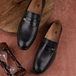 INVICTUS Men Textured Formal Loafers-picture-20