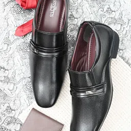 INVICTUS Men Black Solid Formal Slip-On Shoes-picture-48