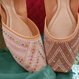 DESI COLOUR Embellished Ethnic Mojaris-image-17