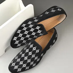 House of Pataudi Men Embroidered Mojaris-image-63