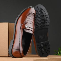 CARLO ROMANO Men Textured Formal Loafers-picture-34