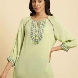 W Floral Embroidered Regular Top-picture-20