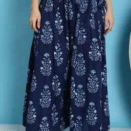 TAG 7 PLUS Women Floral Printed Flared Palazzos-picture-2