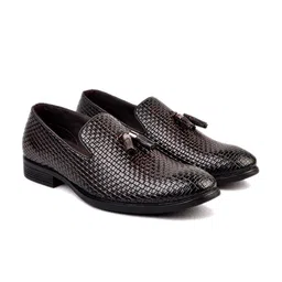 Cliff Fjord Men Textured Formal Loafers-picture-26