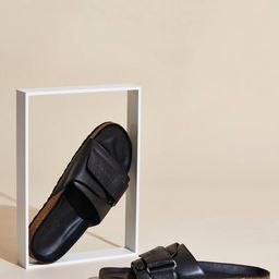 neemans Men Typographic Print Round-Toe Slides image 1