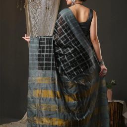 ri-wah Checked Saree with Contrast Border image 2