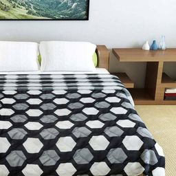 divine casa Ultra Soft Microfiber Polyester 150 GSM Geometric Print Double Reversible Comforter image 3