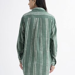 pink fort Striped Button-Down Top with Curved Hem image 3