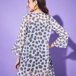buynewtrend Floral Print Shrug with Front Tie-Up image 4