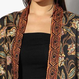svrnaa by azorte Floral Print Shrug with Border image 5