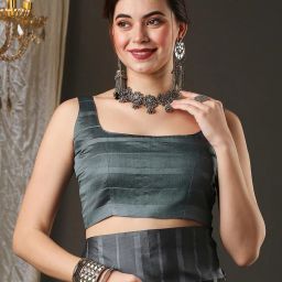 ri-wah Checked Saree with Contrast Border image 5