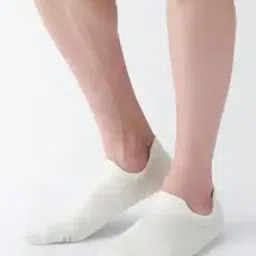 Right Angle Low-Rise Sneaker Socks with Grip Tab-image-7