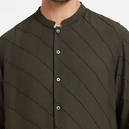 Komal Kothari Striped Regular Linen Kurta with Pyjamas image 4