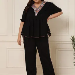 vibes by deebaco DEEBACO Plus Size Floral Embroidered V-Neck Top With Trousers-picture-3
