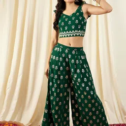 MABISH by Sonal Jain Printed V-Neck Sleeveless Crop Top With Palazzo Co-Ords-image-17