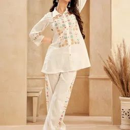 Kaftanize Women Off White Floral Embroidered Co-Ords-image-88