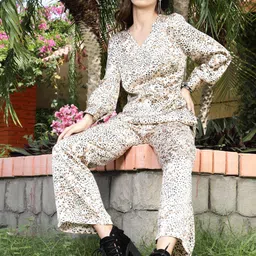 Sera Women Beige Printed Co-Ords-picture-30