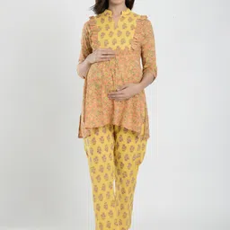 Ikk Kudi by Seerat Women Floral Printed Pure Cotton Maternity Kurti with Trousers-image-56