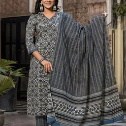 ARAVALII Ethnic Motifs Printed Regular V-Neck Straight Kurta With Trouser & Dupatta-picture-25