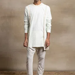Tasva Men Green Ethnic Motifs Embroidered Layered Thread Work Kurta with Trouser-picture-5