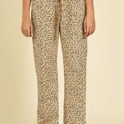 MAYSIXTY Women Printed Pure Cotton Lounge Pants-image-54