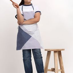 Arrabi Kids Grey & White Printed Apron With 2 Patch Pockets-23