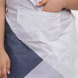 Arrabi Kids Grey & White Printed Apron With 2 Patch Pockets image 2