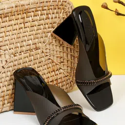 pelle albero Embellished Open Toe Block Heels-8