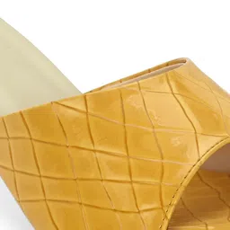 CLOG LONDON Textured Block Heels image 2