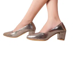 MEHNAM Textured Pointed Toe Block Heels image 4