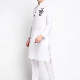 DEVOILER Ethnic Motifs Printed Mandarin Collar Regular Kurta with Pyjamas image 2
