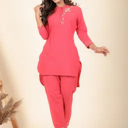 LALI JAIPUR Embroidered Mandarin Collar High-Low Tunic With Trousers Co-Ords-picture-50
