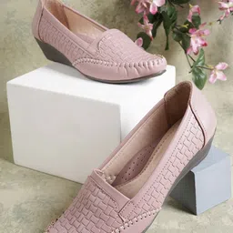 EVERLY Textured Wedge Pumps-39